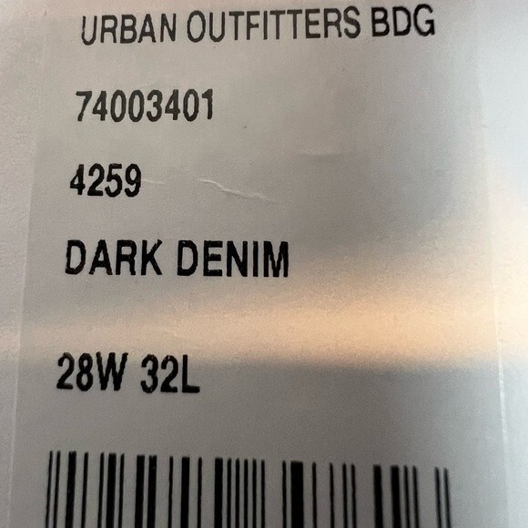 BDG Mom Jeans High Waisted Tapered Leg 28 X 32 NWT Baggy Distressed Dark Wash - Picture 5 of 7